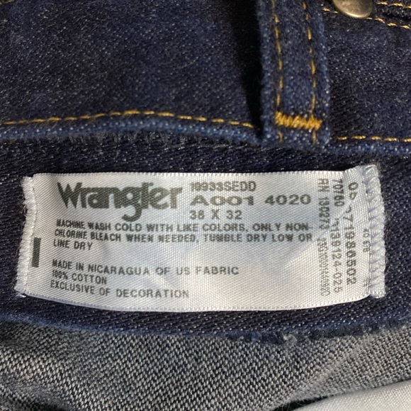 Wrangler Men’s Dark Denim Jeans: Size 38, Inseam 32 - Picture 3 of 4